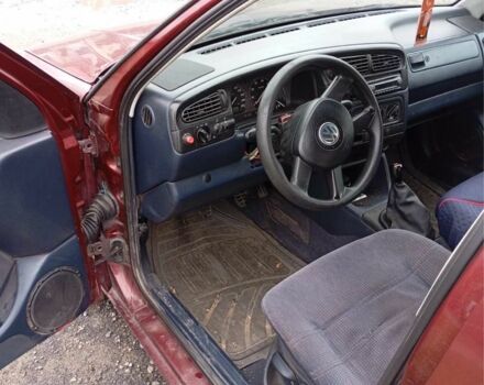 Красный Фольксваген Венто, объемом двигателя 2 л и пробегом 200 тыс. км за 1700 $, фото 7 на Automoto.ua