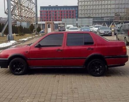 Червоний Фольксваген Венто, об'ємом двигуна 1.8 л та пробігом 330 тис. км за 1800 $, фото 7 на Automoto.ua