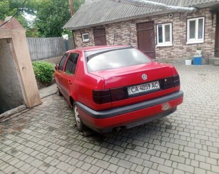 Фольксваген Венто 1994 в Сумах на Automoto.ua Красный Фольксваген Венто, объемом двигателя 0 л и пробегом 200 тыс. км за 1000 $, фото 2 на Automoto.ua