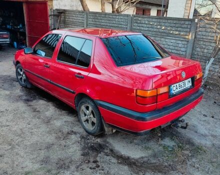 Красный Фольксваген Венто, объемом двигателя 1.8 л и пробегом 92 тыс. км за 3200 $, фото 1 на Automoto.ua