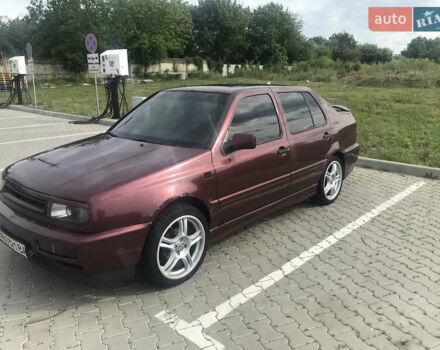 Красный Фольксваген Венто, объемом двигателя 1.78 л и пробегом 1 тыс. км за 2000 $, фото 4 на Automoto.ua