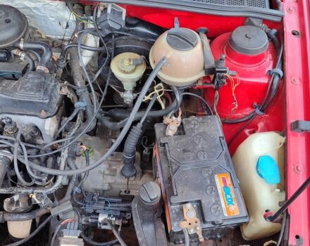 Красный Фольксваген Венто, объемом двигателя 1.8 л и пробегом 92 тыс. км за 3200 $, фото 4 на Automoto.ua