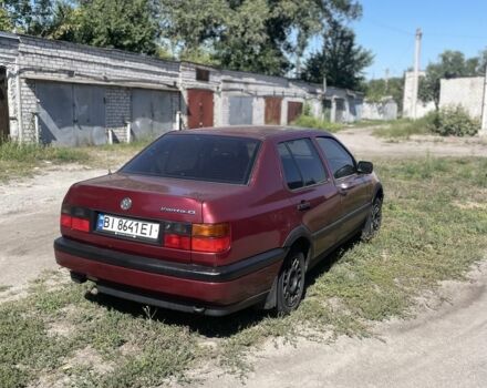 Червоний Фольксваген Венто, об'ємом двигуна 1.9 л та пробігом 200 тис. км за 1300 $, фото 3 на Automoto.ua