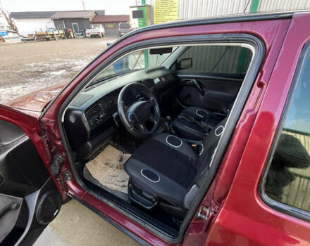 Красный Фольксваген Венто, объемом двигателя 1.78 л и пробегом 300 тыс. км за 2199 $, фото 11 на Automoto.ua