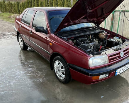 Красный Фольксваген Венто, объемом двигателя 1.78 л и пробегом 300 тыс. км за 2199 $, фото 3 на Automoto.ua