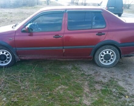 Красный Фольксваген Венто, объемом двигателя 1.8 л и пробегом 20 тыс. км за 1500 $, фото 3 на Automoto.ua