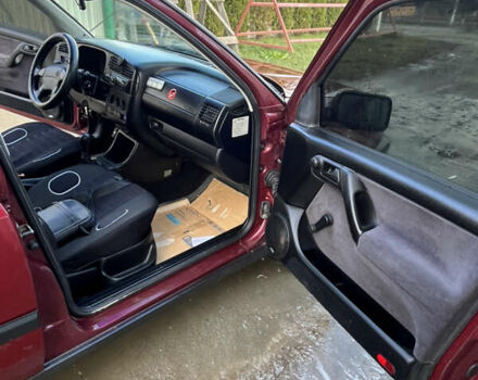 Красный Фольксваген Венто, объемом двигателя 1.78 л и пробегом 300 тыс. км за 2199 $, фото 13 на Automoto.ua