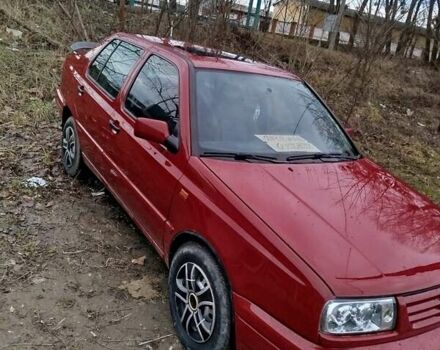 Красный Фольксваген Венто, объемом двигателя 1.9 л и пробегом 135 тыс. км за 3300 $, фото 2 на Automoto.ua