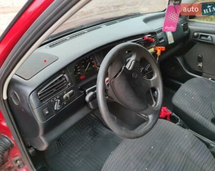 Червоний Фольксваген Венто, об'ємом двигуна 1.8 л та пробігом 510 тис. км за 2500 $, фото 2 на Automoto.ua