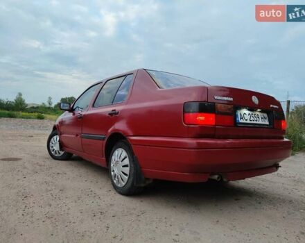 Красный Фольксваген Венто, объемом двигателя 1.8 л и пробегом 510 тыс. км за 1600 $, фото 9 на Automoto.ua