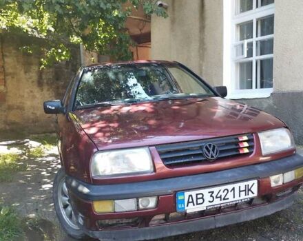 Красный Фольксваген Венто, объемом двигателя 1.78 л и пробегом 206 тыс. км за 2450 $, фото 1 на Automoto.ua