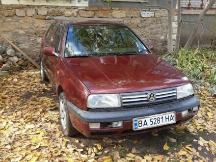 Красный Фольксваген Венто, объемом двигателя 1.8 л и пробегом 286 тыс. км за 2100 $, фото 1 на Automoto.ua