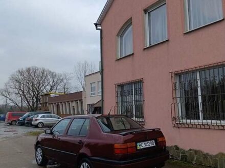 Червоний Фольксваген Венто, об'ємом двигуна 1.9 л та пробігом 300 тис. км за 1750 $, фото 1 на Automoto.ua