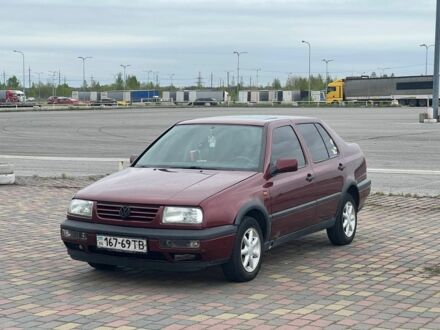 Фольксваген Венто 1993 в Львове на Automoto.ua Красный Фольксваген Венто, объемом двигателя 1.8 л и пробегом 350 тыс. км за 1900 $, фото 1 на Automoto.ua