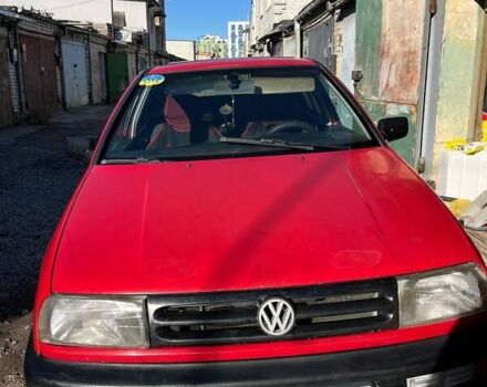 Червоний Фольксваген Венто, об'ємом двигуна 1.9 л та пробігом 310 тис. км за 1400 $, фото 1 на Automoto.ua