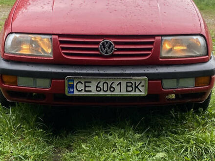 Красный Фольксваген Венто, объемом двигателя 1.9 л и пробегом 280 тыс. км за 1850 $, фото 1 на Automoto.ua