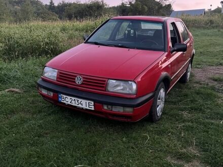 Фольксваген Венто 1993 в Львове на Automoto.ua Красный Фольксваген Венто, объемом двигателя 1.8 л и пробегом 12 тыс. км за 1690 $, фото 1 на Automoto.ua