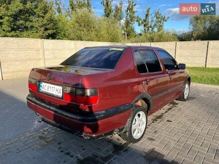 Фольксваген Венто 1993 в Луцке на Automoto.ua Красный Фольксваген Венто, объемом двигателя 1.6 л и пробегом 300 тыс. км за 2000 $, фото 1 на Automoto.ua