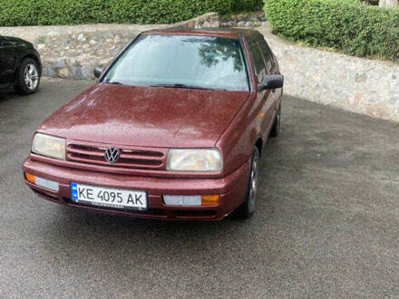 Фольксваген Венто 1994 в Кропивницком (Кировограде) на Automoto.ua Красный Фольксваген Венто, объемом двигателя 1.8 л и пробегом 66 тыс. км за 2400 $, фото 1 на Automoto.ua