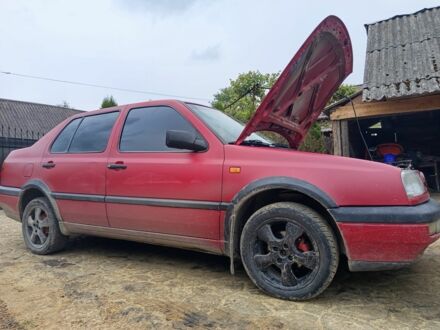 Фольксваген Венто 1994 у Яворове на Automoto.ua Червоний Фольксваген Венто, об'ємом двигуна 1.8 л та пробігом 834 тис. км за 1740 $, фото 1 на Automoto.ua