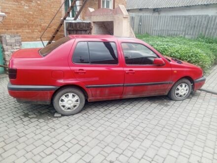 Фольксваген Венто 1994 в Сумах на Automoto.ua Красный Фольксваген Венто, объемом двигателя 0 л и пробегом 200 тыс. км за 1000 $, фото 1 на Automoto.ua