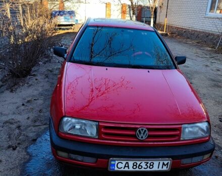 Красный Фольксваген Венто, объемом двигателя 1.8 л и пробегом 92 тыс. км за 3200 $, фото 1 на Automoto.ua