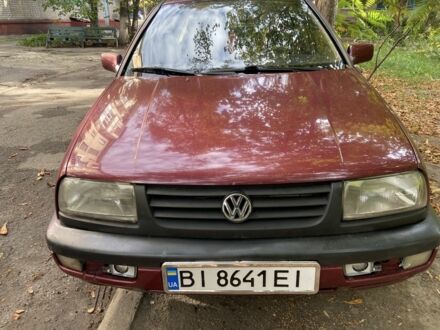 Фольксваген Венто 1995 в Кременчуге на Automoto.ua Красный Фольксваген Венто, объемом двигателя 1.9 л и пробегом 230 тыс. км за 2100 $, фото 1 на Automoto.ua