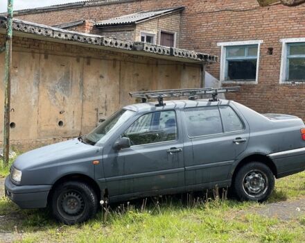 Фольксваген Венто, объемом двигателя 1.8 л и пробегом 240 тыс. км за 600 $, фото 1 на Automoto.ua