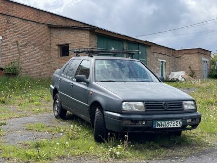 Фольксваген Венто 1992 в Нововолынск на Automoto.ua Фольксваген Венто, объемом двигателя 1.8 л и пробегом 240 тыс. км за 649 $, фото 1 на Automoto.ua