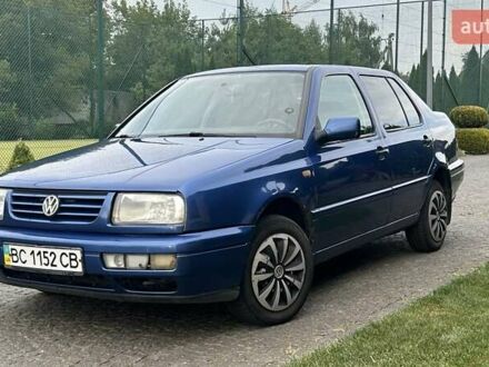 Фольксваген Венто 1996 в Жовкве на Automoto.ua Фольксваген Венто, объемом двигателя 2 л и пробегом 298 тыс. км за 3099 $, фото 1 на Automoto.ua