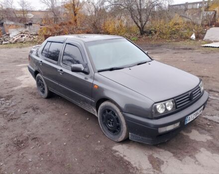 Серый Фольксваген Венто, объемом двигателя 2 л и пробегом 855 тыс. км за 2100 $, фото 1 на Automoto.ua