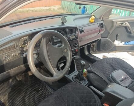 Сірий Фольксваген Венто, об'ємом двигуна 2 л та пробігом 113 тис. км за 2000 $, фото 4 на Automoto.ua