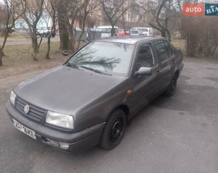 Сірий Фольксваген Венто, об'ємом двигуна 1.78 л та пробігом 70 тис. км за 1500 $, фото 1 на Automoto.ua
