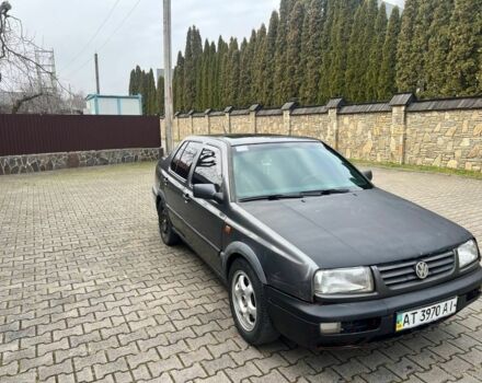 Серый Фольксваген Венто, объемом двигателя 2 л и пробегом 85 тыс. км за 1500 $, фото 2 на Automoto.ua