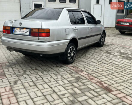 Серый Фольксваген Венто, объемом двигателя 1.78 л и пробегом 300 тыс. км за 1250 $, фото 3 на Automoto.ua