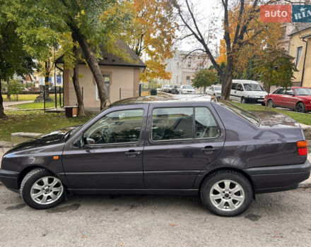 Серый Фольксваген Венто, объемом двигателя 1.78 л и пробегом 352 тыс. км за 2850 $, фото 2 на Automoto.ua