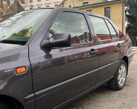 Серый Фольксваген Венто, объемом двигателя 1.78 л и пробегом 352 тыс. км за 2850 $, фото 4 на Automoto.ua