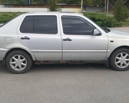 Сірий Фольксваген Венто, об'ємом двигуна 1.98 л та пробігом 354 тис. км за 1350 $, фото 6 на Automoto.ua