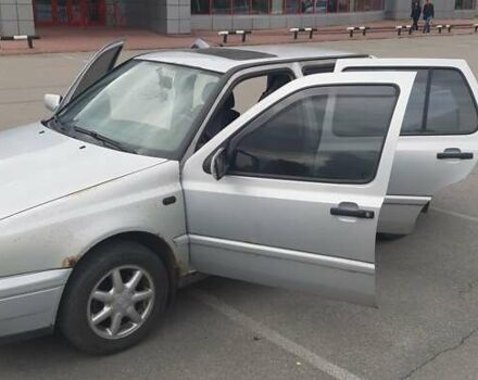 Сірий Фольксваген Венто, об'ємом двигуна 1.98 л та пробігом 354 тис. км за 1350 $, фото 2 на Automoto.ua