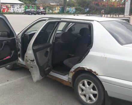 Сірий Фольксваген Венто, об'ємом двигуна 1.98 л та пробігом 354 тис. км за 1350 $, фото 4 на Automoto.ua