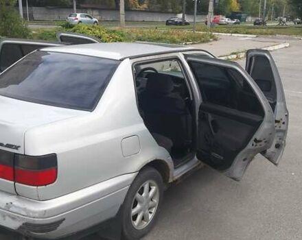 Сірий Фольксваген Венто, об'ємом двигуна 1.98 л та пробігом 354 тис. км за 1350 $, фото 3 на Automoto.ua