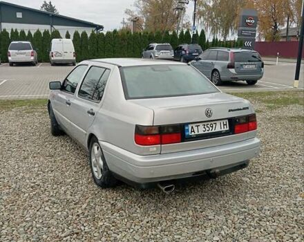 Сірий Фольксваген Венто, об'ємом двигуна 1.78 л та пробігом 326 тис. км за 2600 $, фото 2 на Automoto.ua