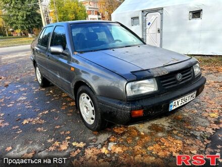 Фольксваген Венто 1992 у Харкові на Automoto.ua Сірий Фольксваген Венто, об'ємом двигуна 2 л та пробігом 300 тис. км за 1150 $, фото 1 на Automoto.ua