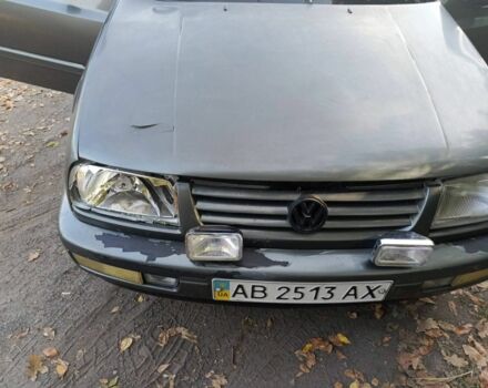 Сірий Фольксваген Венто, об'ємом двигуна 2 л та пробігом 200 тис. км за 700 $, фото 1 на Automoto.ua