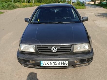 Фольксваген Венто 1992 у Сумах на Automoto.ua Сірий Фольксваген Венто, об'ємом двигуна 2 л та пробігом 113 тис. км за 2200 $, фото 1 на Automoto.ua