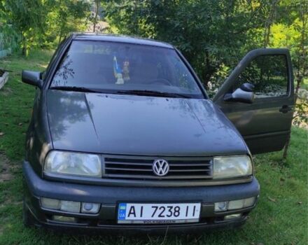 Сірий Фольксваген Венто, об'ємом двигуна 1.8 л та пробігом 230 тис. км за 1150 $, фото 1 на Automoto.ua