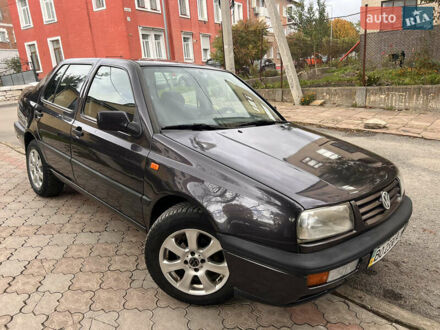Фольксваген Венто 1994 у Чорткові на Automoto.ua Сірий Фольксваген Венто, об'ємом двигуна 1.78 л та пробігом 250 тис. км за 2850 $, фото 1 на Automoto.ua