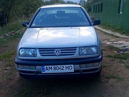 Сірий Фольксваген Венто, об'ємом двигуна 1.78 л та пробігом 300 тис. км за 2000 $, фото 1 на Automoto.ua