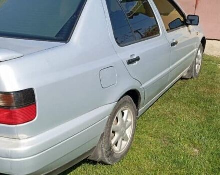 Серый Фольксваген Венто, объемом двигателя 1.8 л и пробегом 196 тыс. км за 2800 $, фото 1 на Automoto.ua