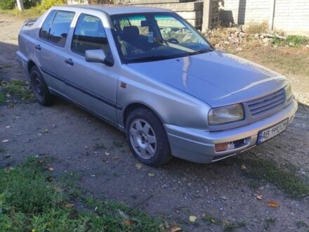 Фольксваген Венто 1997 в Запорожье на Automoto.ua Серый Фольксваген Венто, объемом двигателя 1.8 л и пробегом 2 тыс. км за 1350 $, фото 1 на Automoto.ua